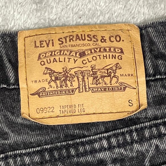 Vtg Levi's 922 Tapered Fit Leg 22 Short Black Orange Tab Jeans Baggy‎ Outdoorsy - Picture 12 of 16